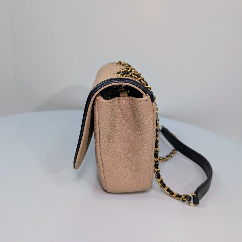 Chanel Rare Vintage Beige Caviar Filigree Flap Bag - Picture 4 of 16